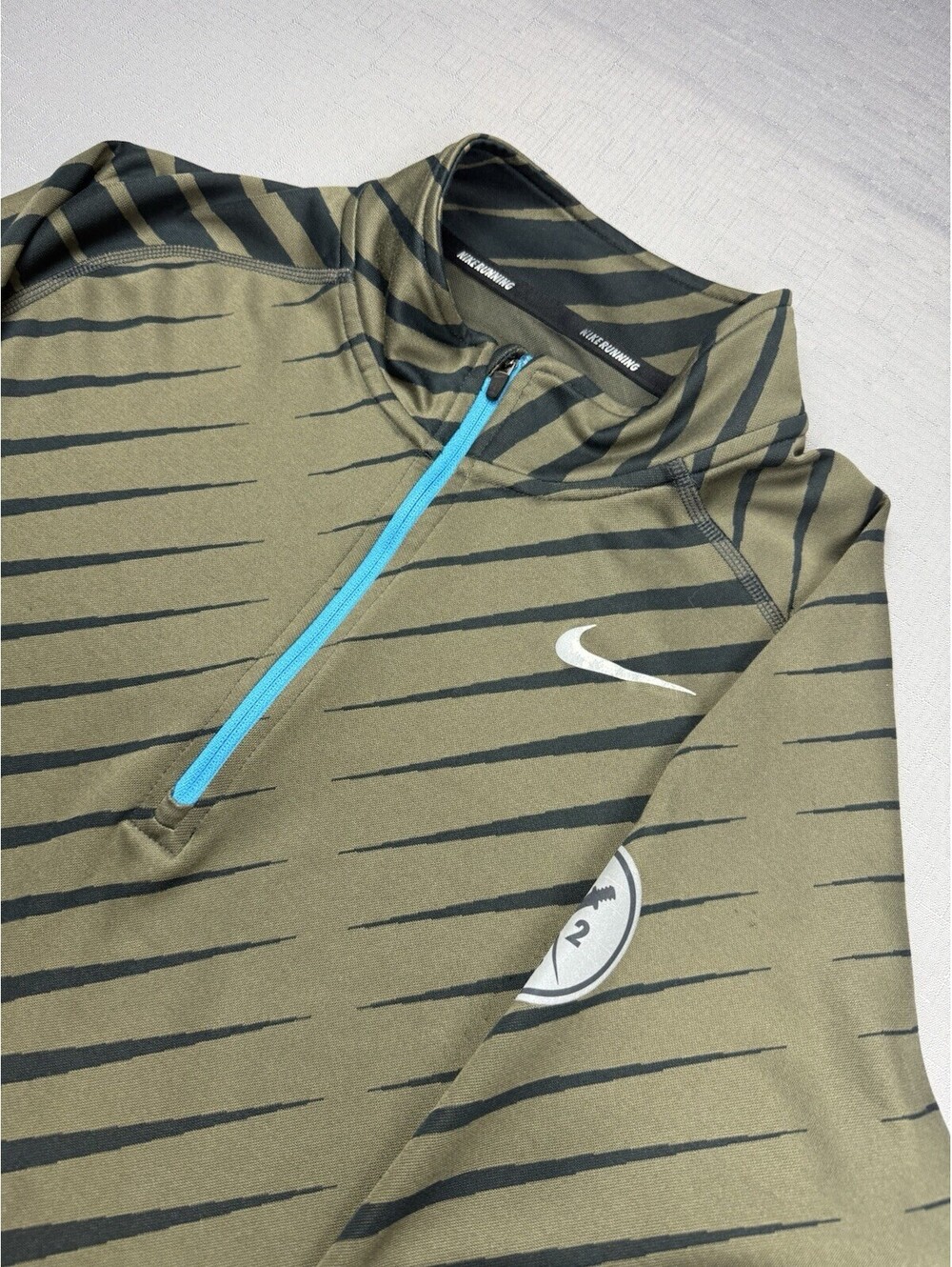 Nike Running Dri-FIT 1/2 Zip Pullover Men’s Medium Olive Green Reflective Top